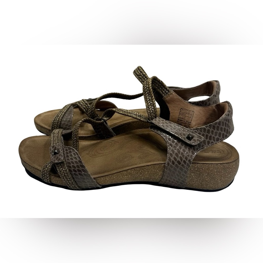 Taos Sz EU 42 (US 11-11.5) Trulie Ankle Strap Brown Braided Wedge Sandal EUC - Picture 3 of 10